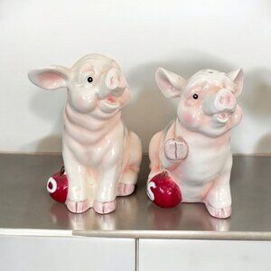 2001 Vintage C.C Pigs Ceramic Salt and Pepper Shakers Hand Painted 3.9" Tall
